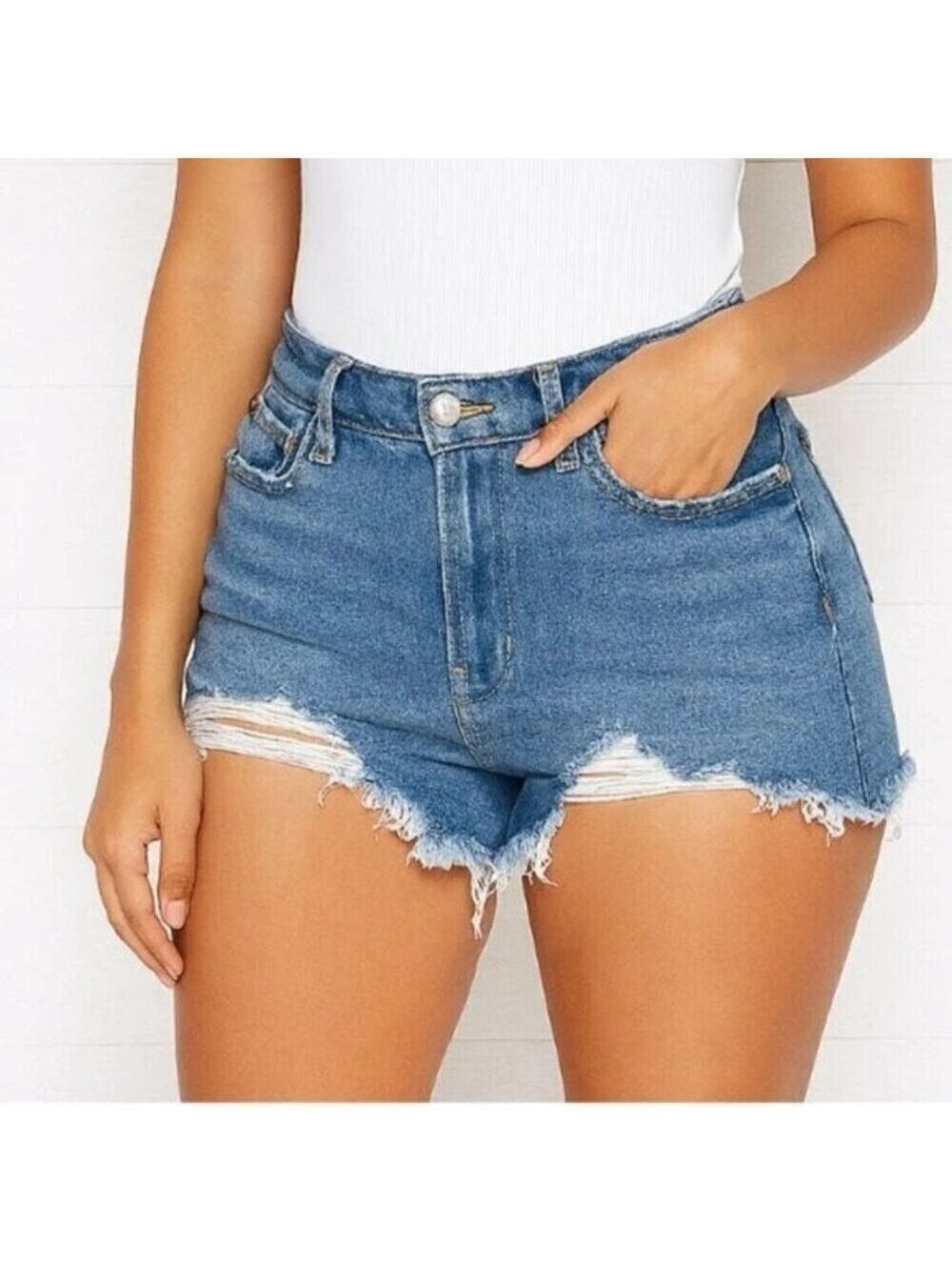 Denizen From Levi's High-Rise Distressed Hems Medium Wash Denim Shorts Size 10